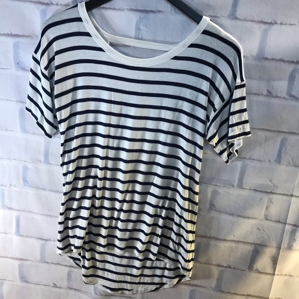 Forever 21 hi low keyhole neck blouse - Picture 1 of 3